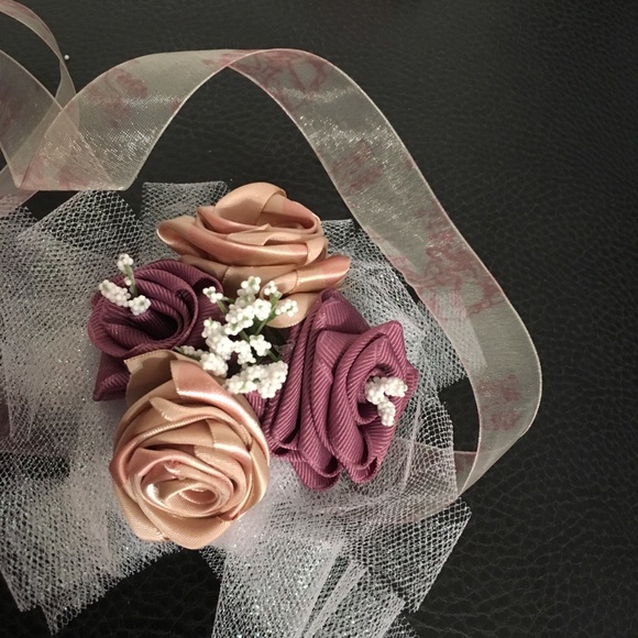 Handmade wrist corsage! Wedding, prom, party - Picture 3 of 4